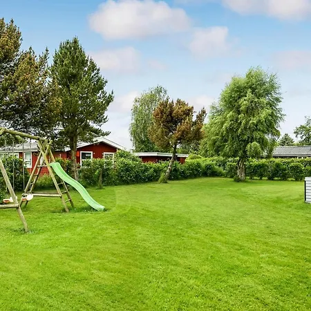 Mysigt Hem Med 3 Sovrum I Sydals Semesterbostad *