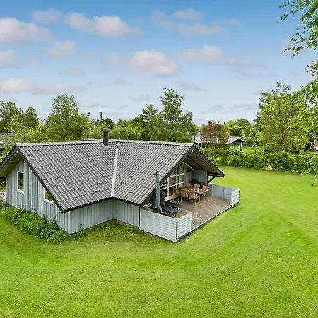 Mysigt Hem Med 3 Sovrum I Sydals * Skovby (Syddanmark)