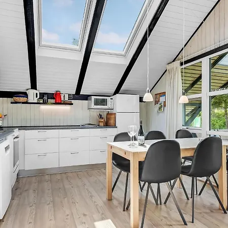 Hyggeligt Hus Med 3 Soveværelser I Sydals Skovby (Syddanmark)